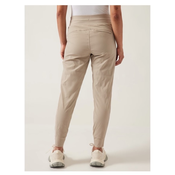 ATHLETA Trekkie North Jogger // Ecru  🎊 Host Pick 🎊 - Picture 3 of 16